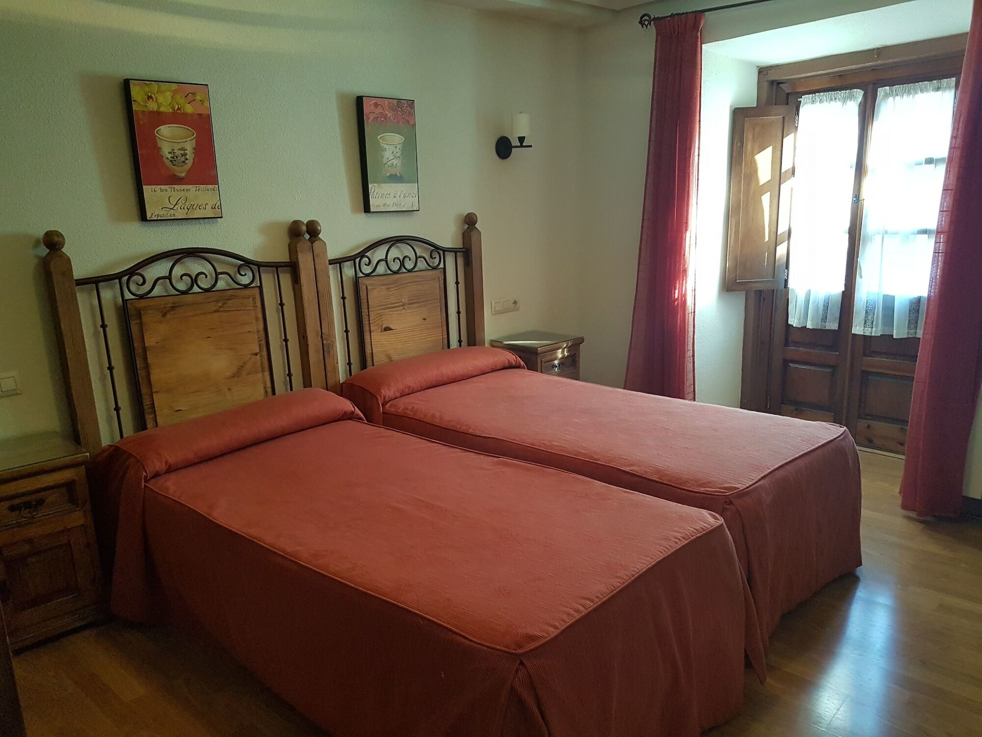 Hostal El Rastro Avila Bagian luar foto
