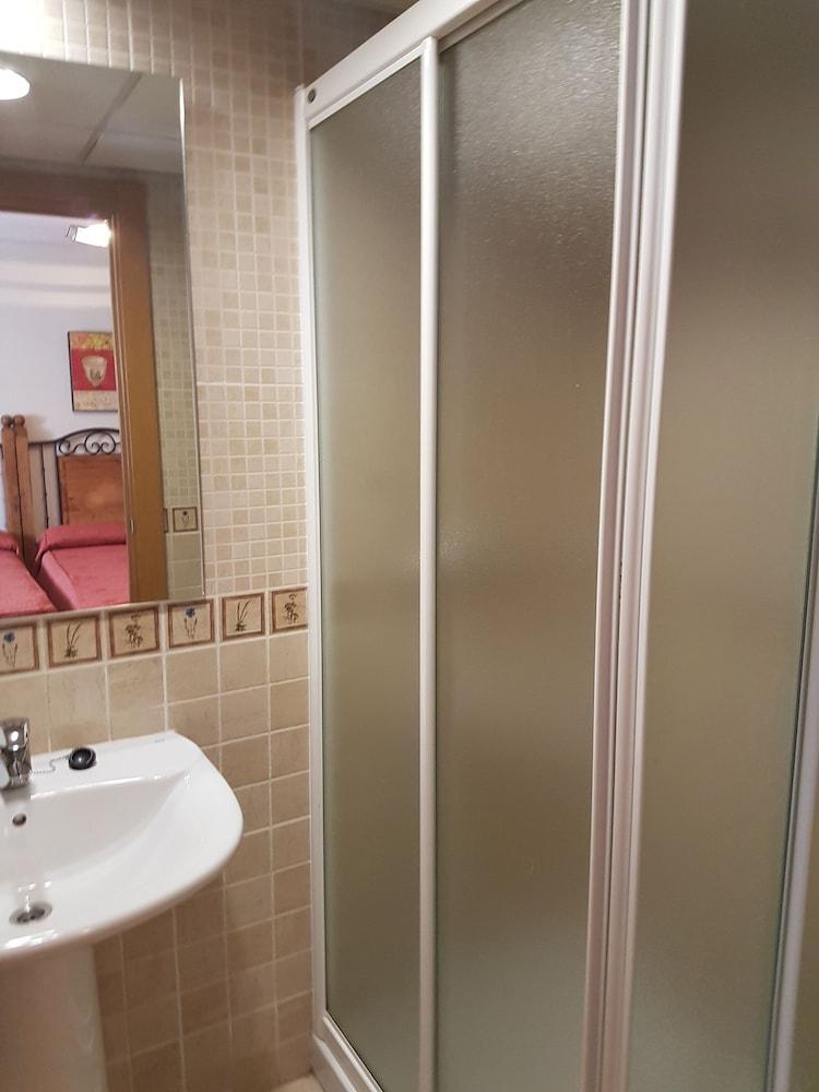 Hostal El Rastro Avila Bagian luar foto