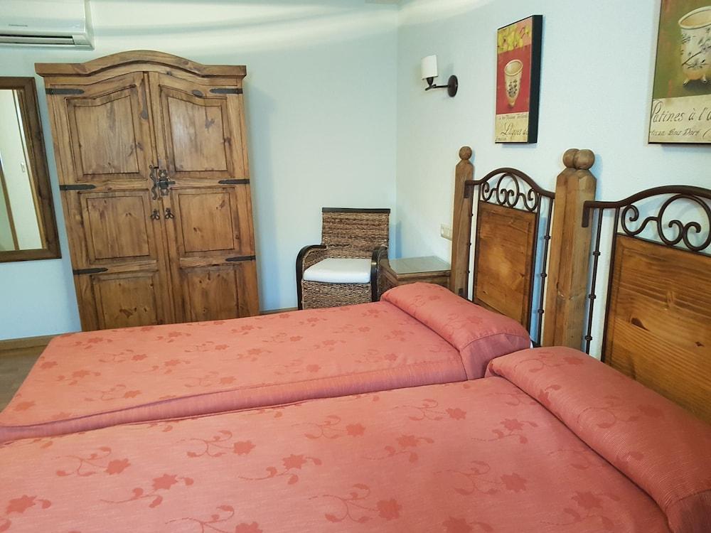 Hostal El Rastro Avila Bagian luar foto